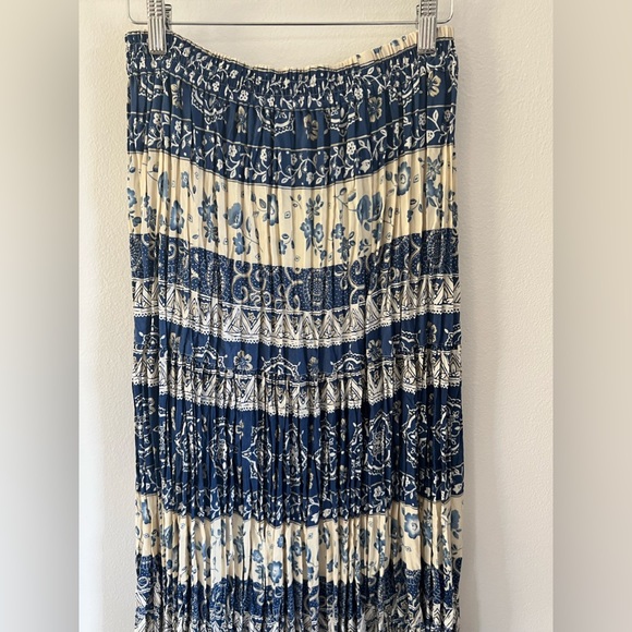 Wrangler Prairie Rose Collection Floral Pattern Pleated Maxi Skirt - Picture 5 of 9